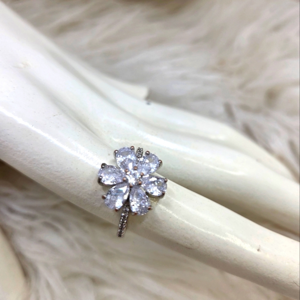 Sterling Silver Cubic Zirconia Floral Ring Size 6